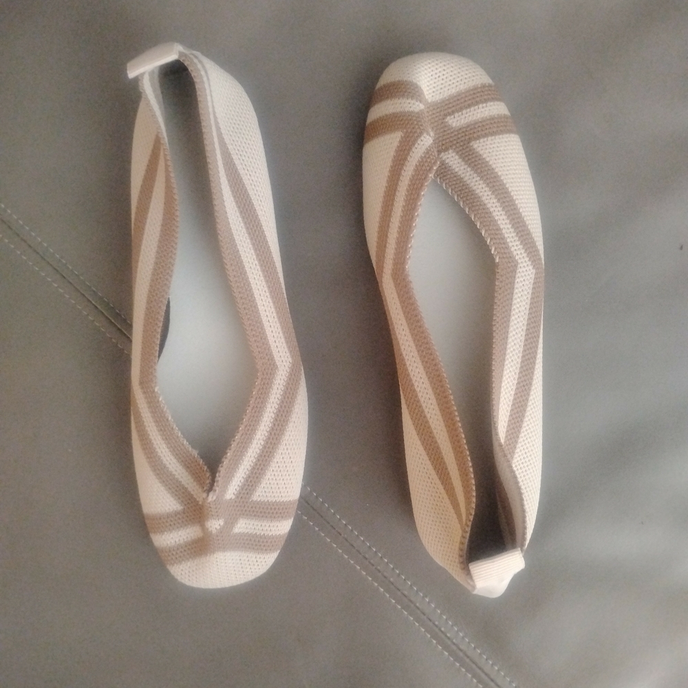 Fashion Brand Company Beige and Cream Flats
